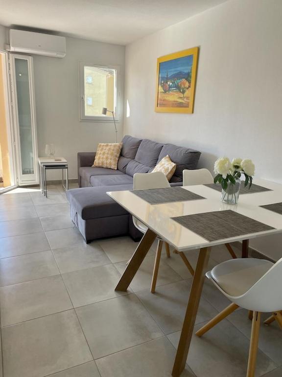 Apartment Newly Renovated Aircond-Wifi-Pool-Sea View-150M To Beaches- Saint Aygulf Kültér fotó