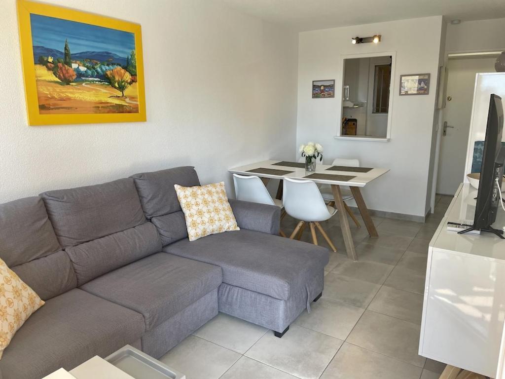 Apartment Newly Renovated Aircond-Wifi-Pool-Sea View-150M To Beaches- Saint Aygulf Kültér fotó